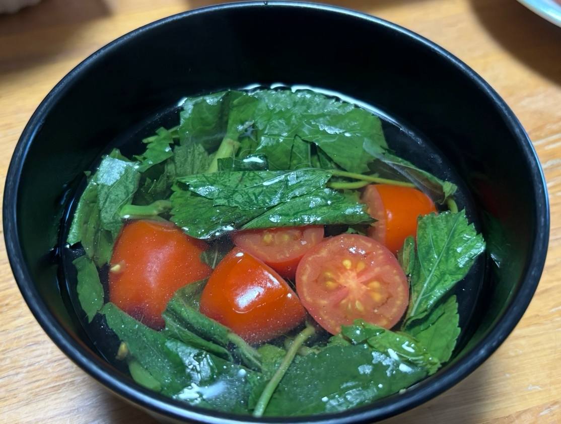 ミニトマトとモロヘイヤのスープ