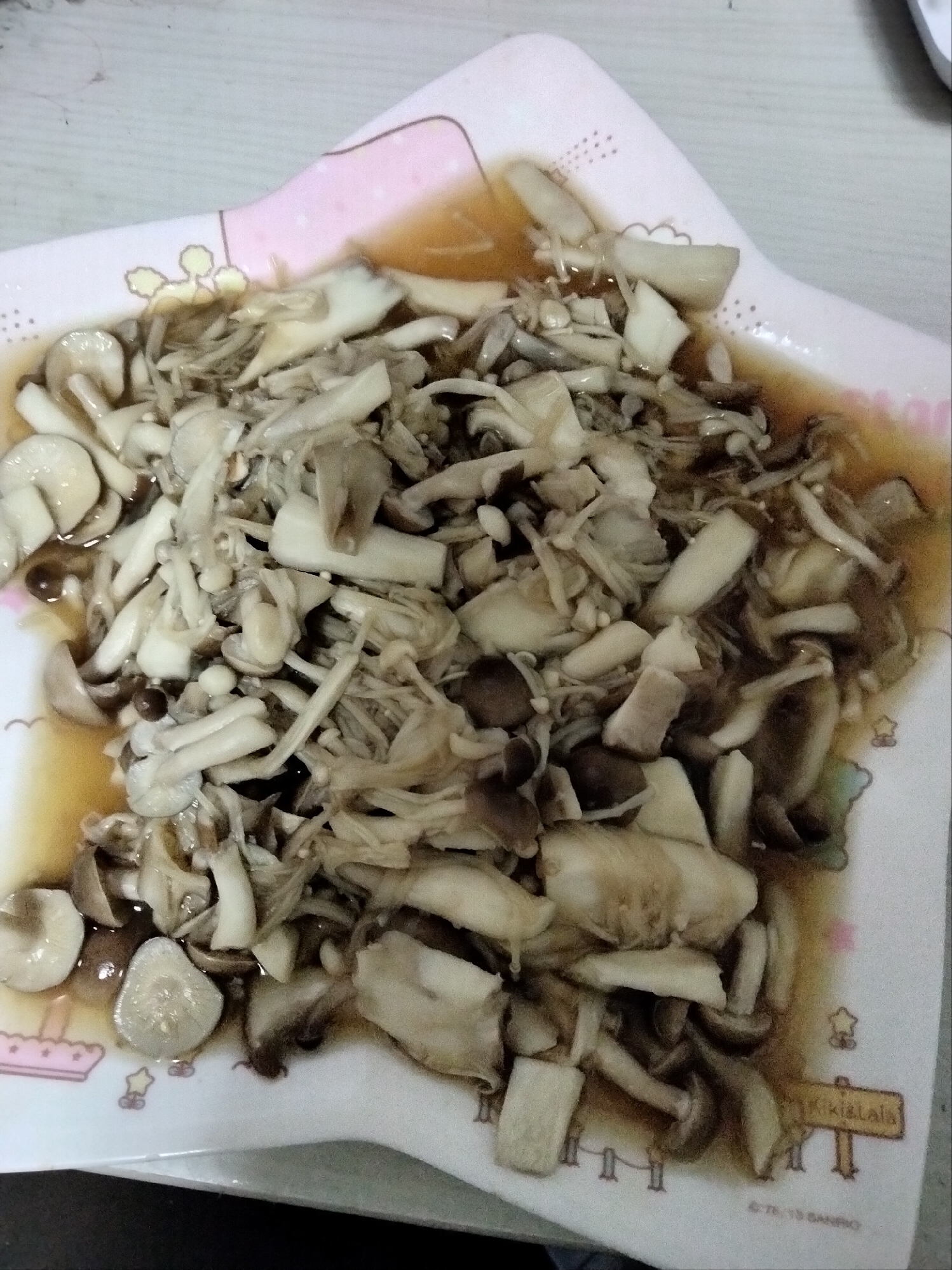 ヘルシーキノコ類の塩麹と昆布つゆ炒め
