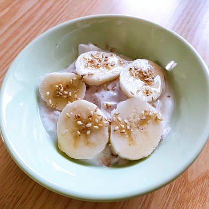 ココア風味の胡麻バナナヨーグルト