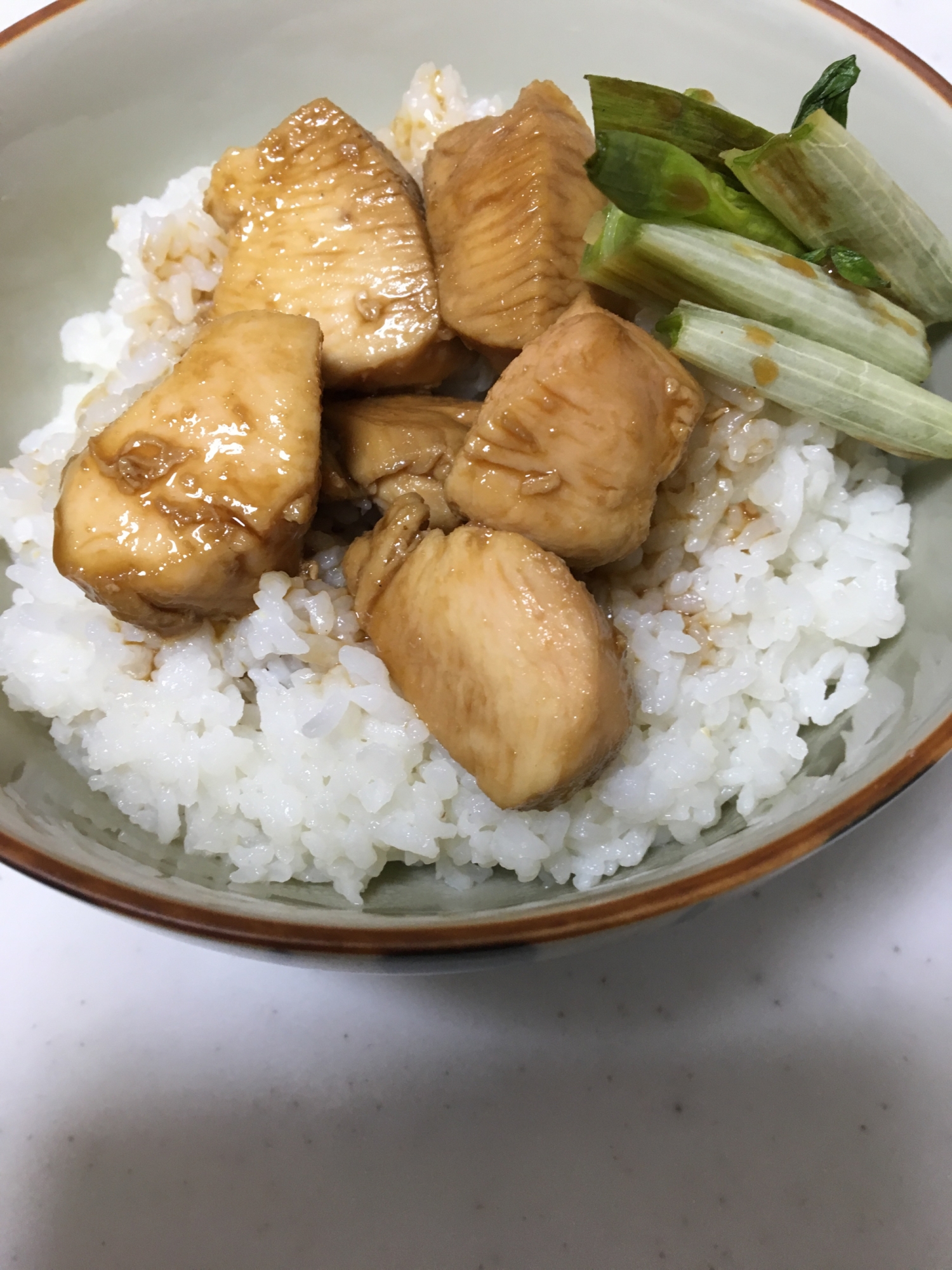 鶏胸肉と白葱で(*^^*)焼き鳥丼☆