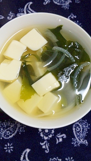 豆腐とワカメのオニオンスープ