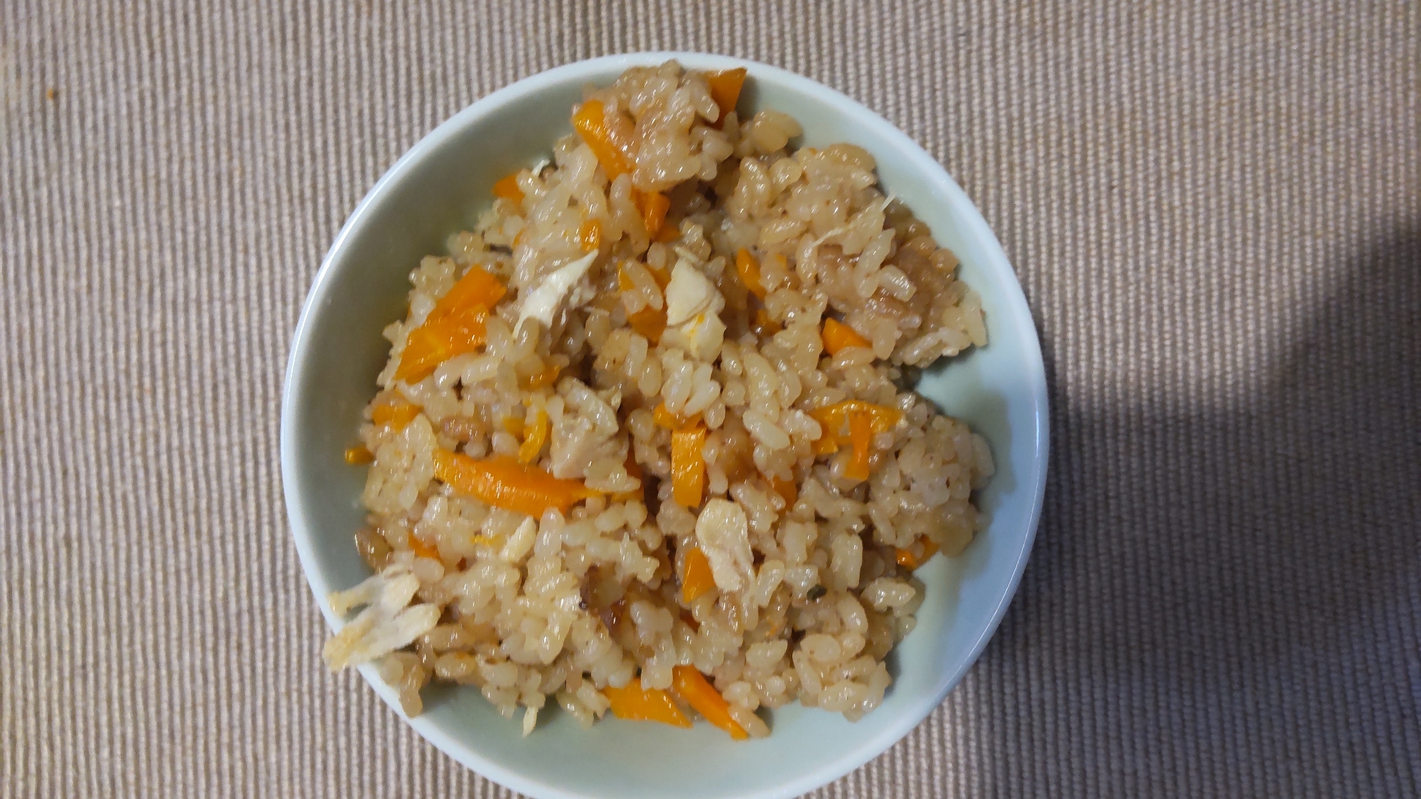 鶏肉と人参の炊き込みご飯