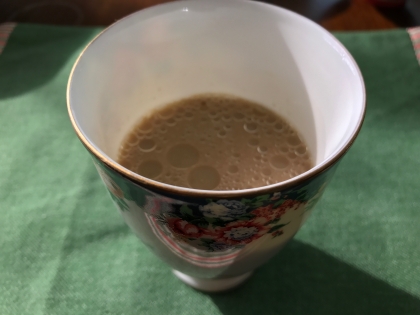 mimiさんおはよ♪今日は寒いっ(~_~;)
生チョコレート抹茶ってのあるんだ！(◎_◎;)代わりにチョコレート入れたよ(^_^*)甘くて美味しいね♡ご馳走様♡