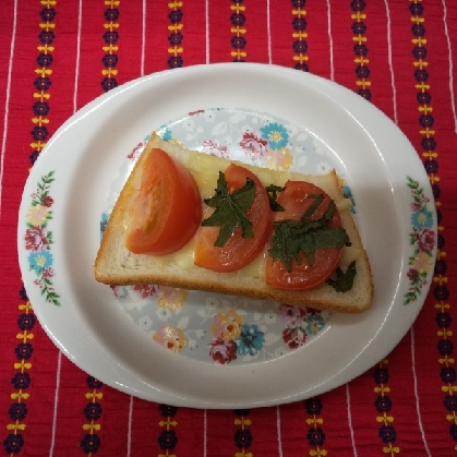 簡単！パン耳で腹持ち❤ミニトマトのピザトースト♪