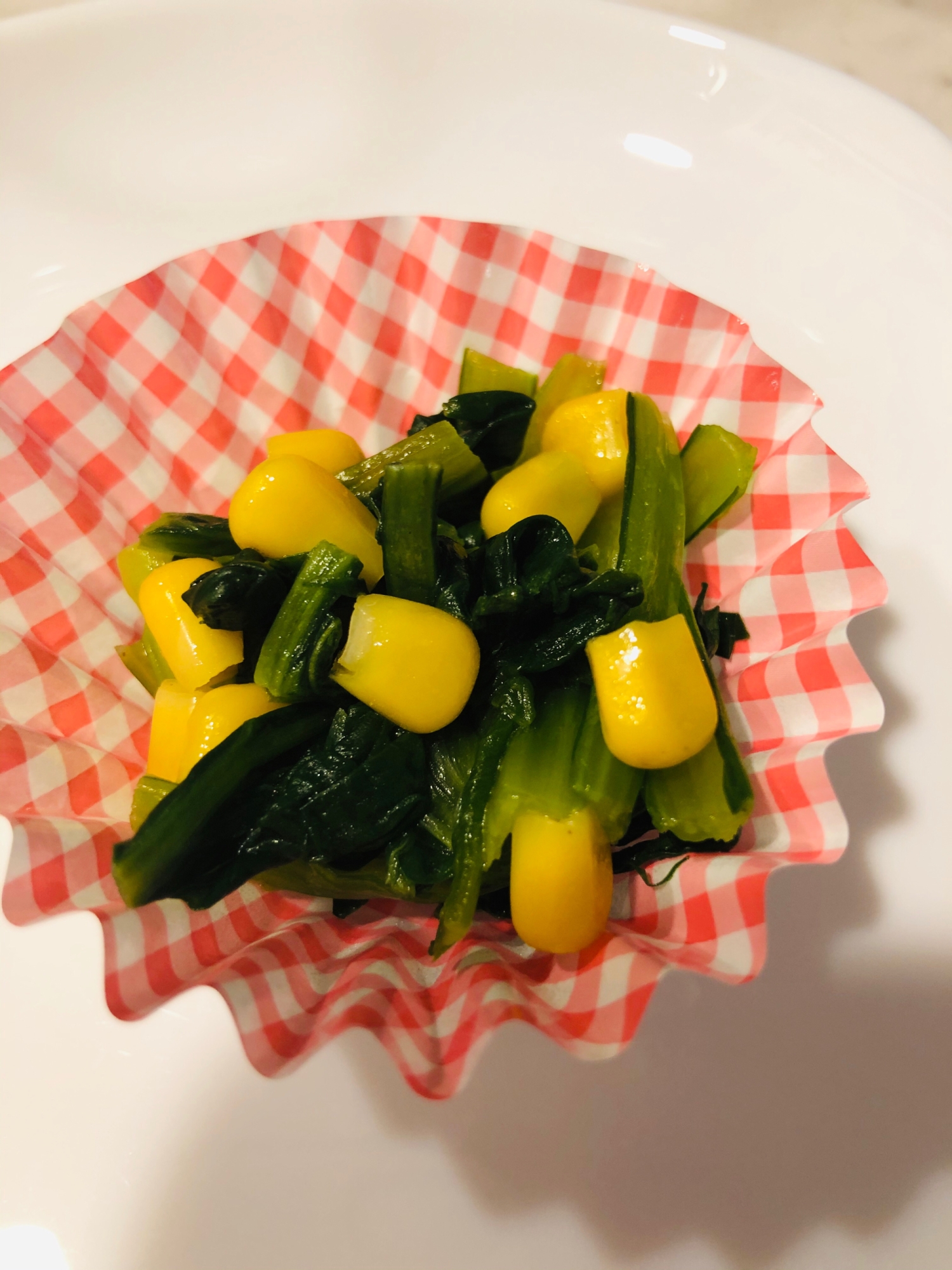 お弁当にも☆小松菜とコーンのバター醤油炒め♪