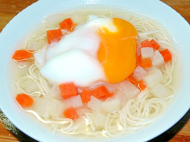 胃腸に優しい！温泉卵乗せ野菜にゅうめん♪