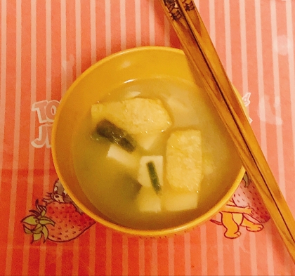 わらびと油揚げの味噌汁（液体みそ）