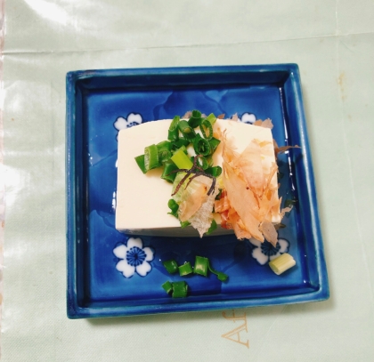 塩昆布とネギかつお節の冷奴