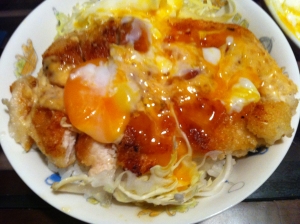 チキンカツ卵丼