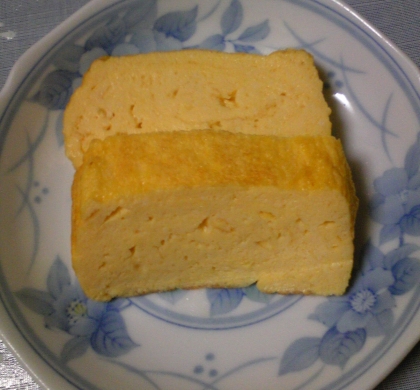 豆腐1/2丁の卵３個で作りました。苦戦しながらもなんとか焼けました。フワフワ感がたまりませんね！(*^_^*)美味しかったです。ありがとうございました。