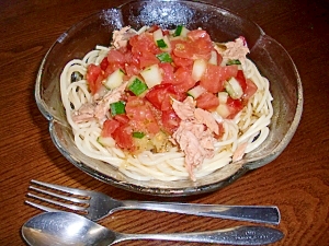 秘密の隠し味！？　トマトとツナ缶の冷製パスタ