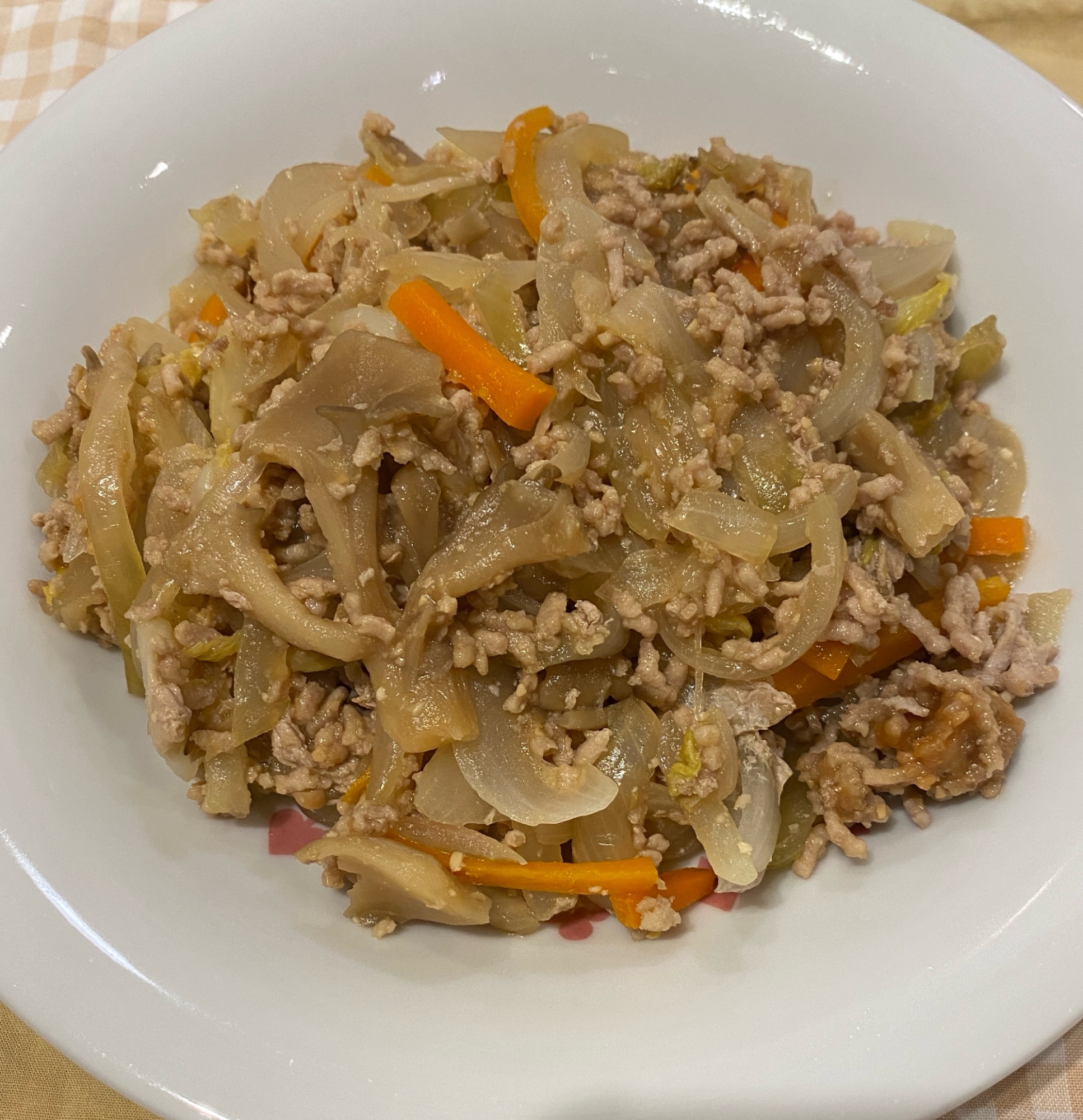 玉ねぎたっぷり☆豚ミンチと野菜の甘味噌蒸し