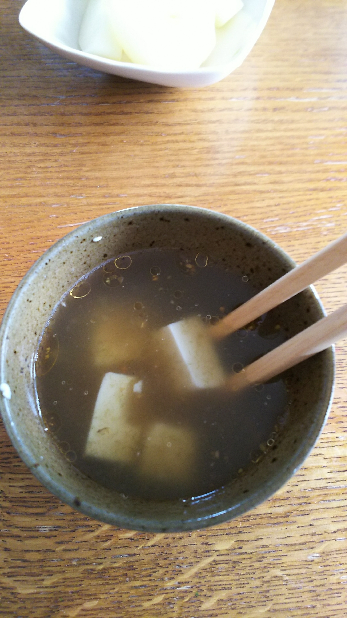 豆腐ととろろ昆布のダシダスープ
