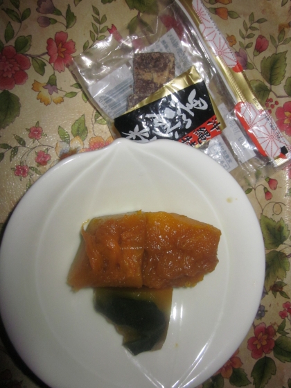 沖縄で買ってきた黒糖を、削って使ってみました。初めての美味しさでした