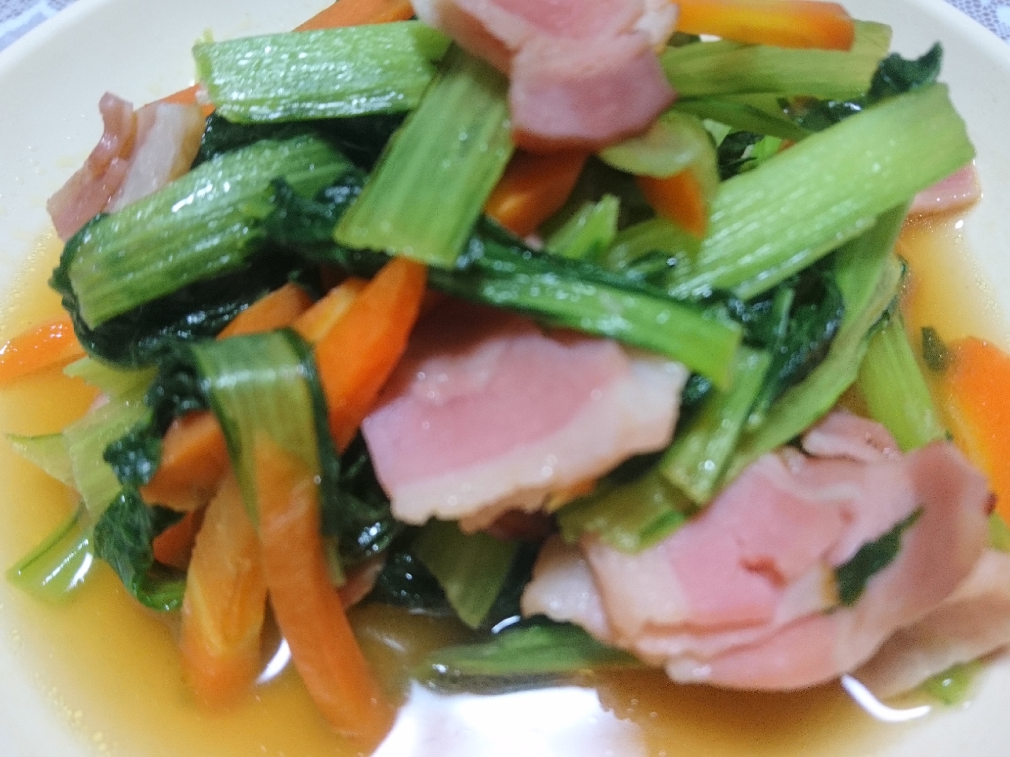 小松菜とハムとにんじんの炒め物