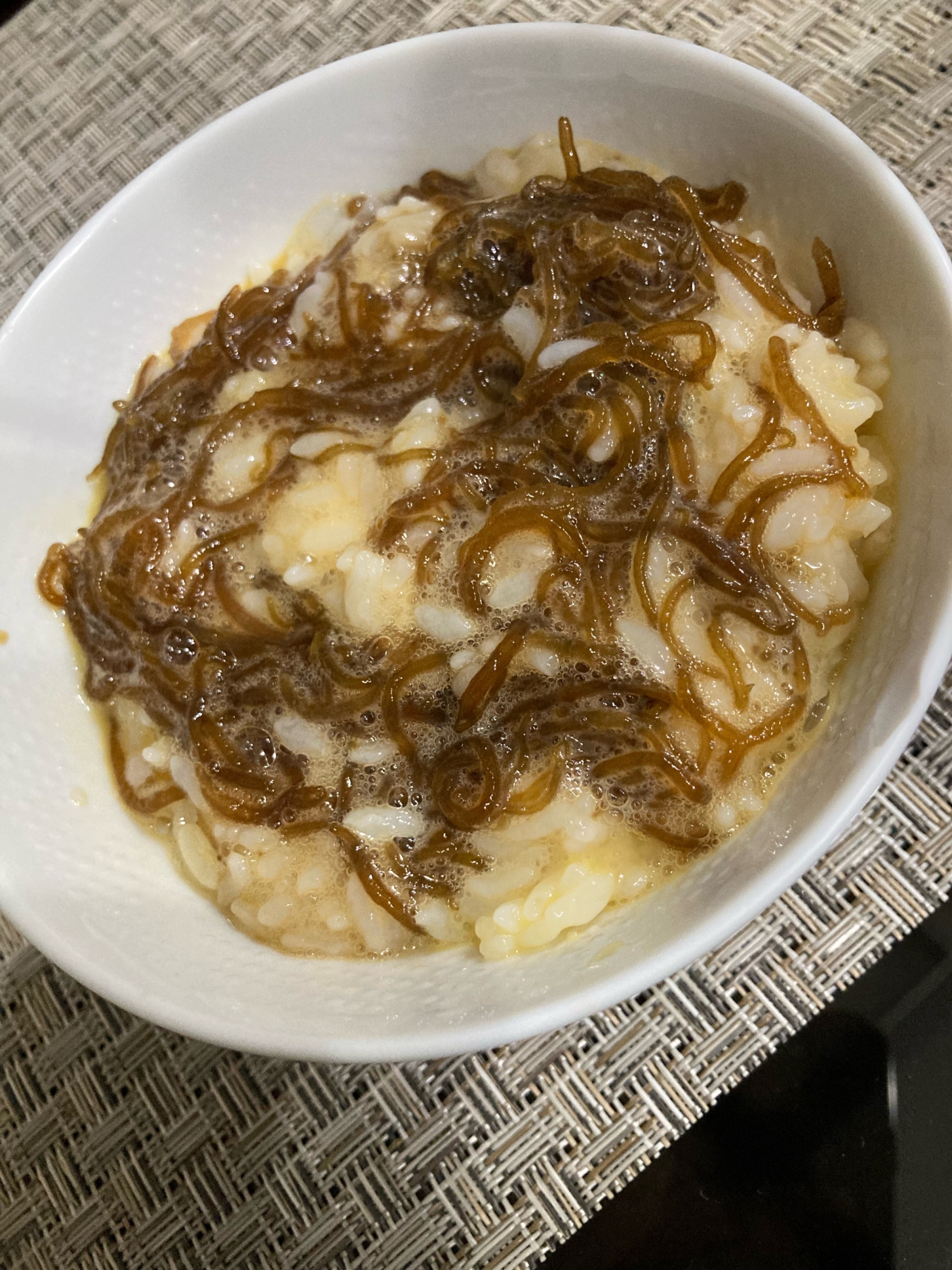 生もずくの卵かけご飯