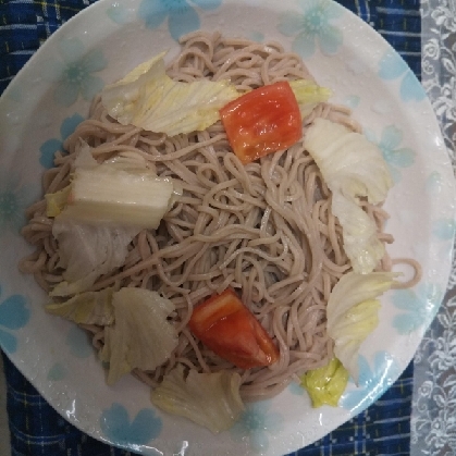 白菜とトマトの冷やし蕎麦