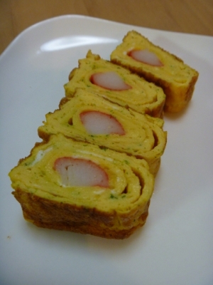 お弁当に◎カニカマと青のりの卵焼き