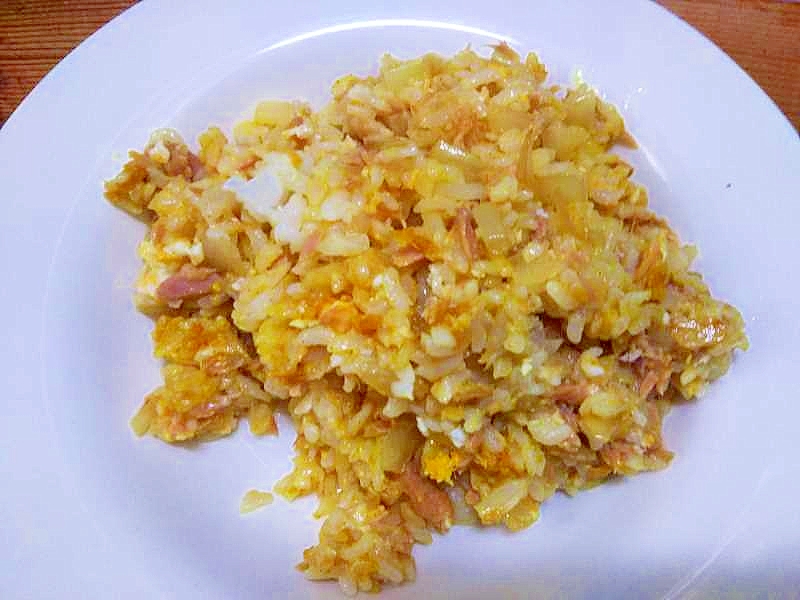 ツナ缶卵のカレー焼き飯