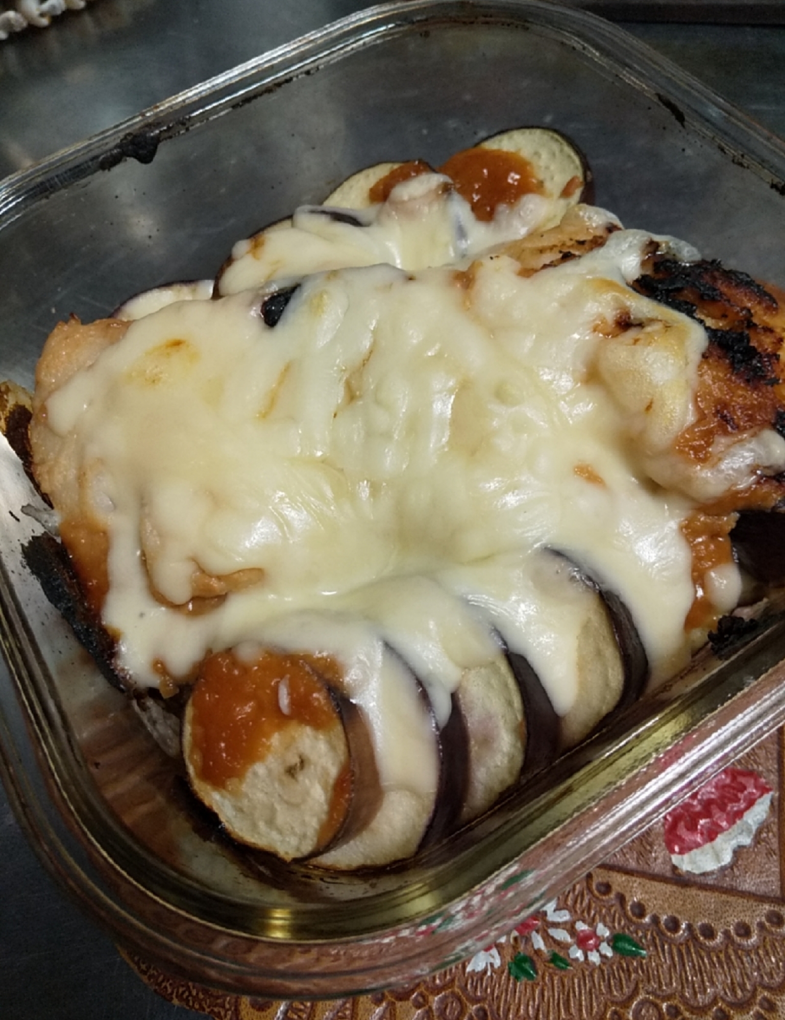 鱈のにんにく味噌漬けと茄子とさつま芋のチーズ焼き