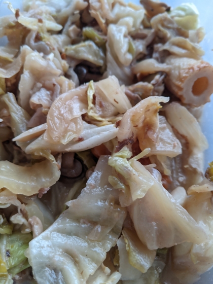 豚肉・竹輪・キャベツ　炒め　（焼肉のたれ使用）