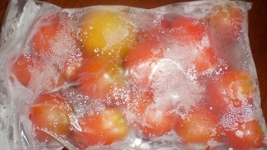 畑のプチトマトを冷凍にしました。
冷凍機能ってホント便利ですよね。