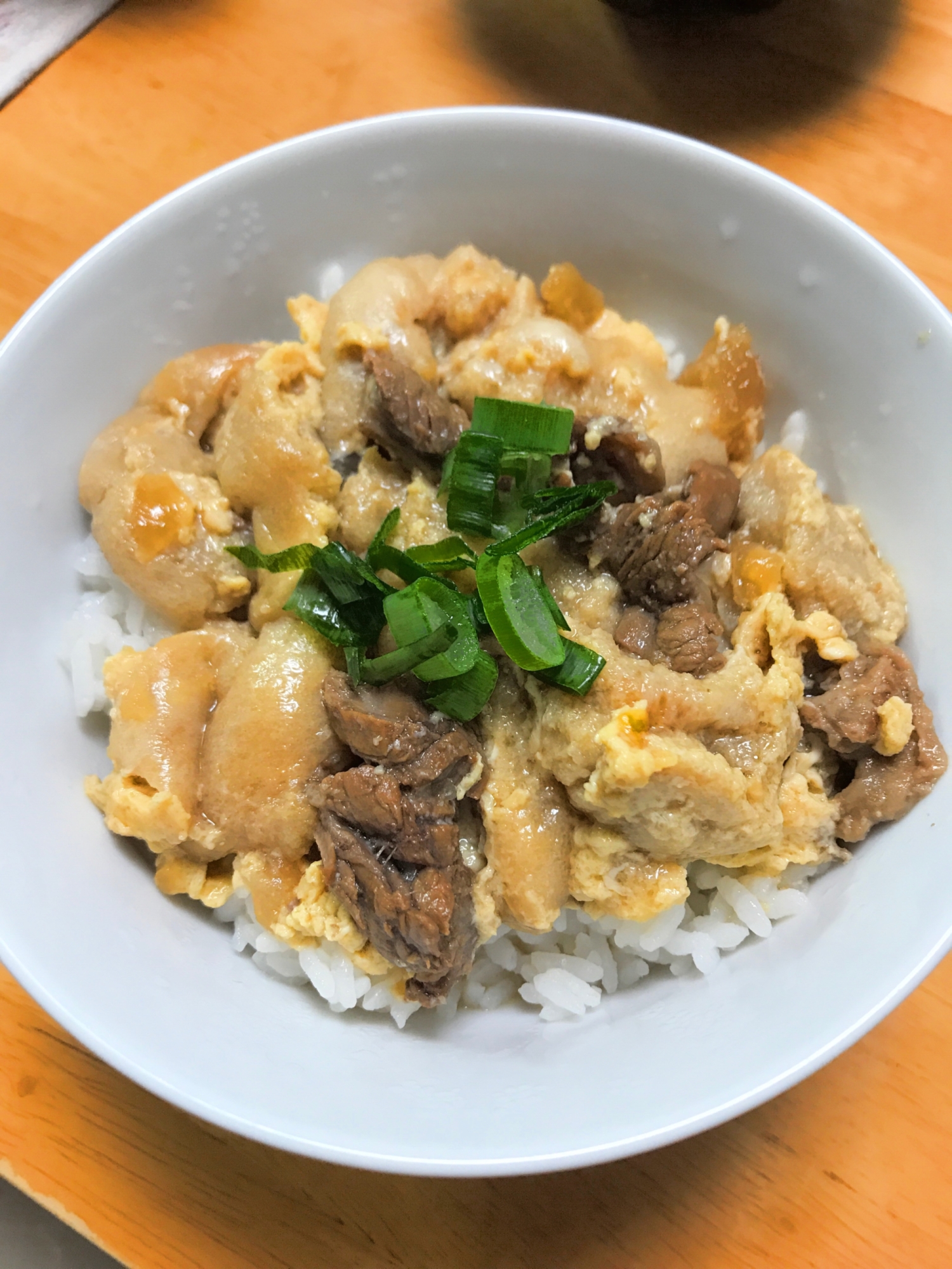 お麩と牛スジの卵とじ丼