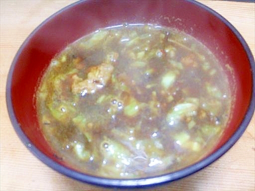 フライパンでスープ/豚ひき肉キャベツ・味噌カレー味