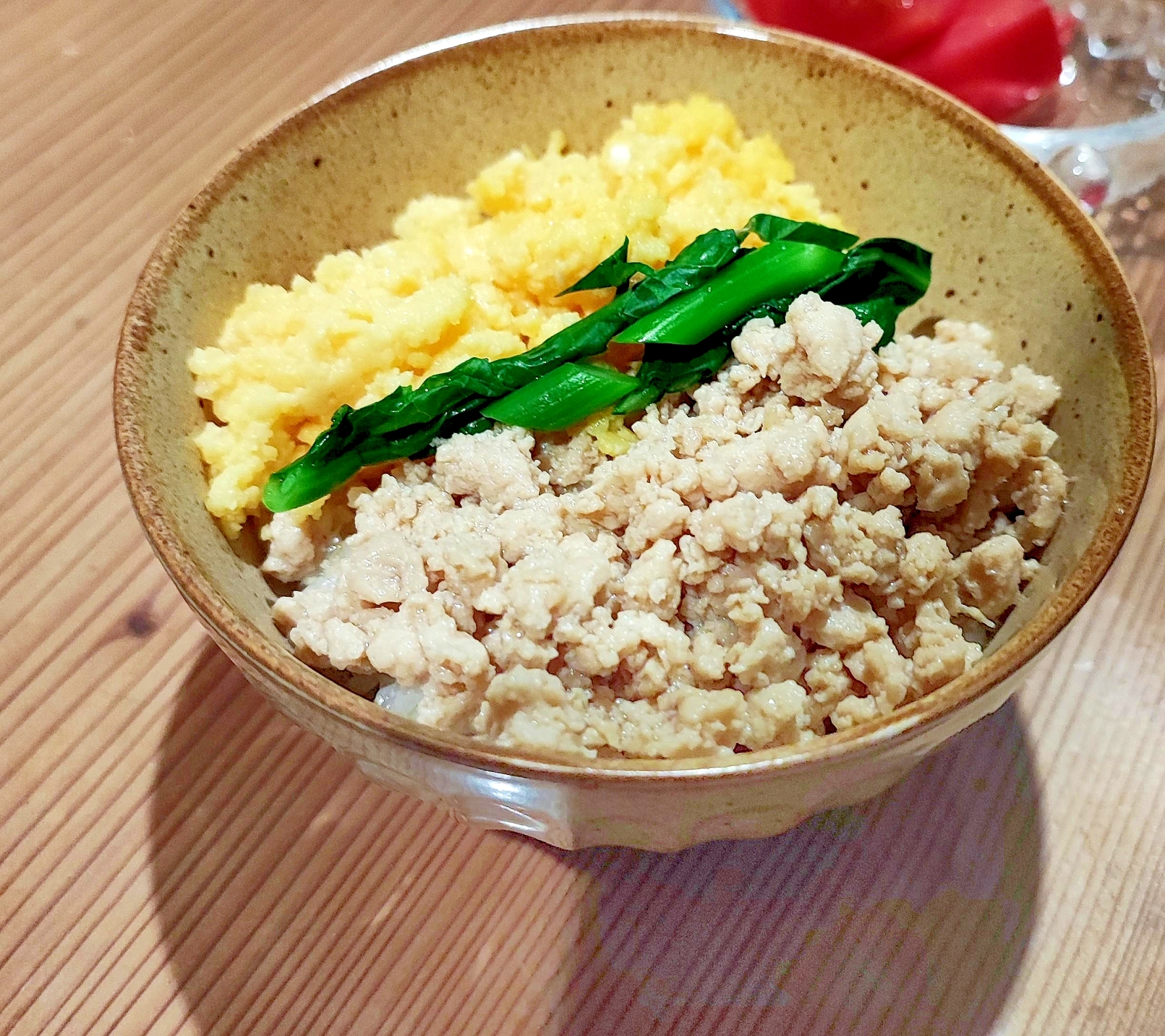 鶏むね肉の三色丼