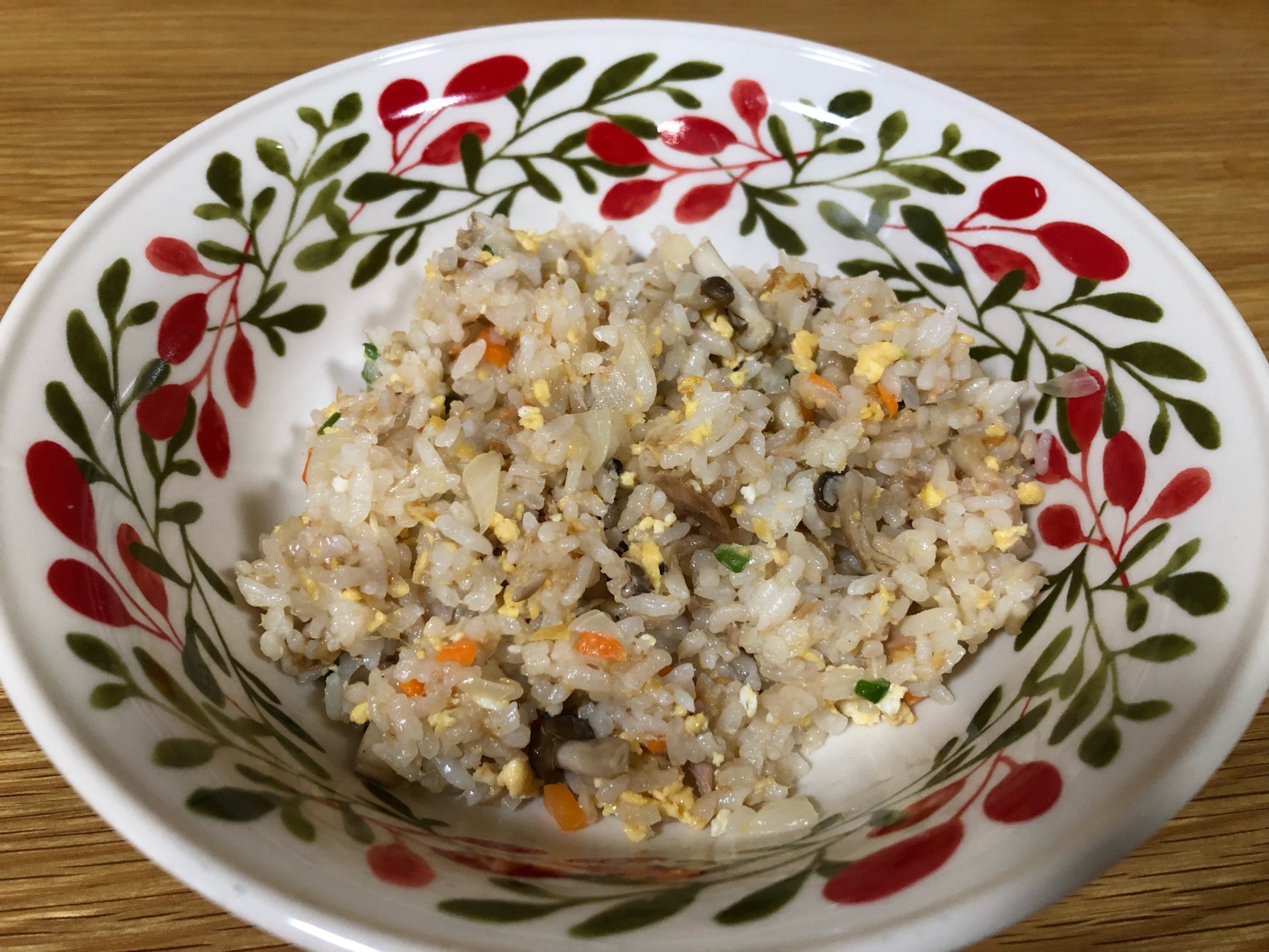 子どももパクパク！野菜ときのこの簡単チャーハン