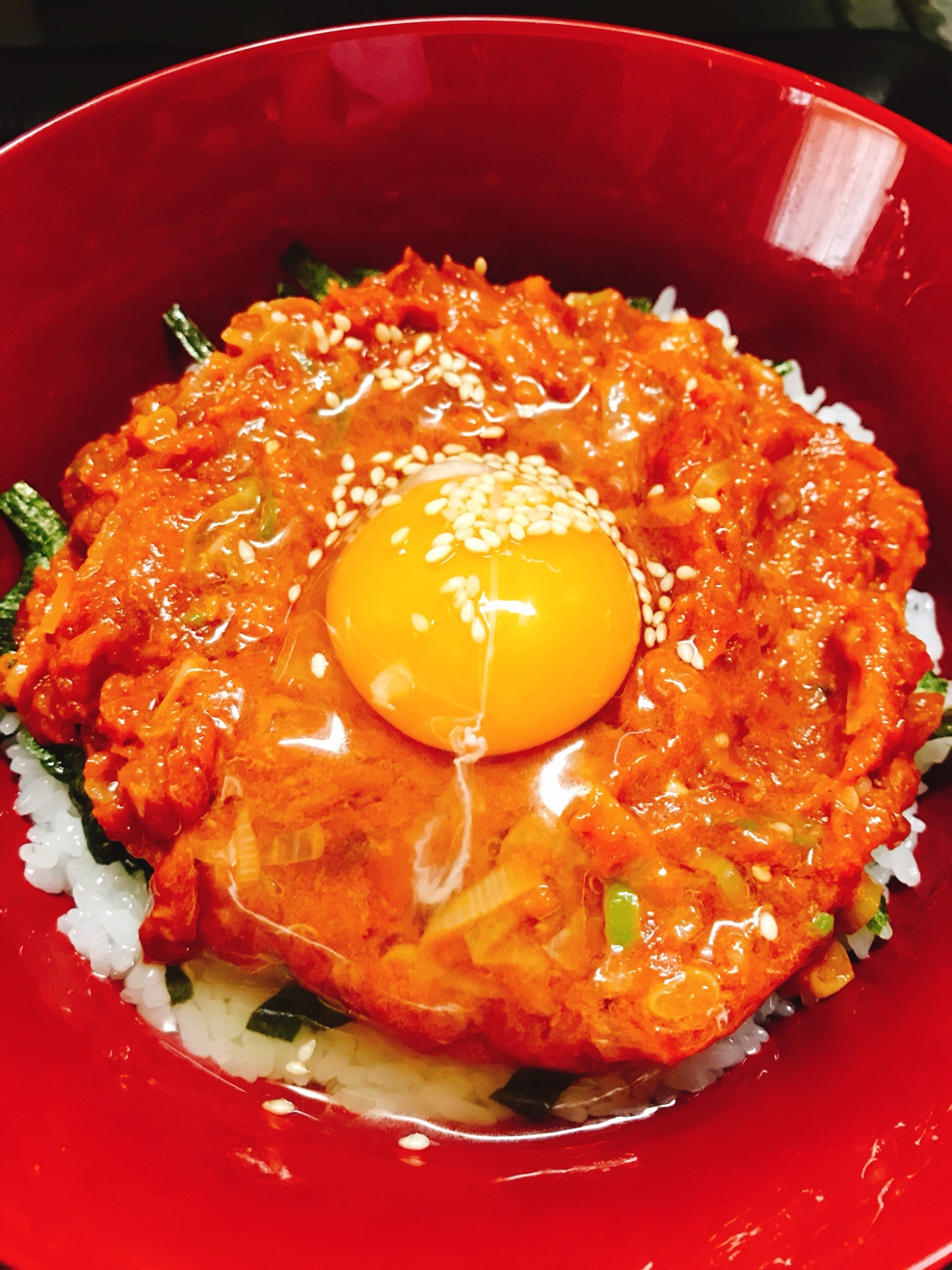 絶品！ネギトロユッケ丼　325円