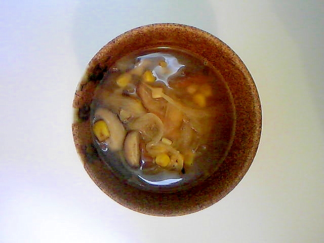 玉ねぎ、コーン、椎茸スープ