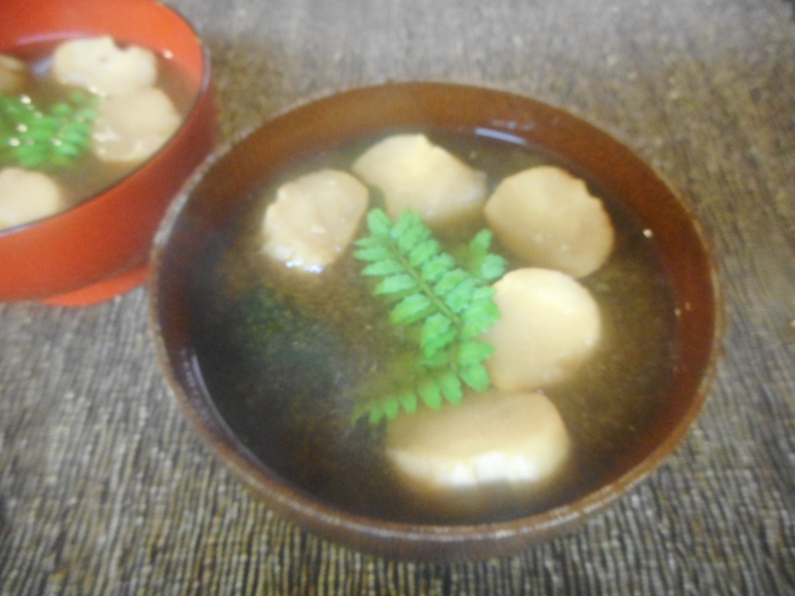 お麩とワカメと木の芽の味噌汁