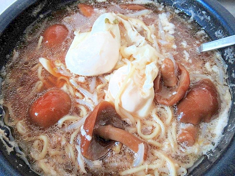 なめこと卵の醤油ラーメン