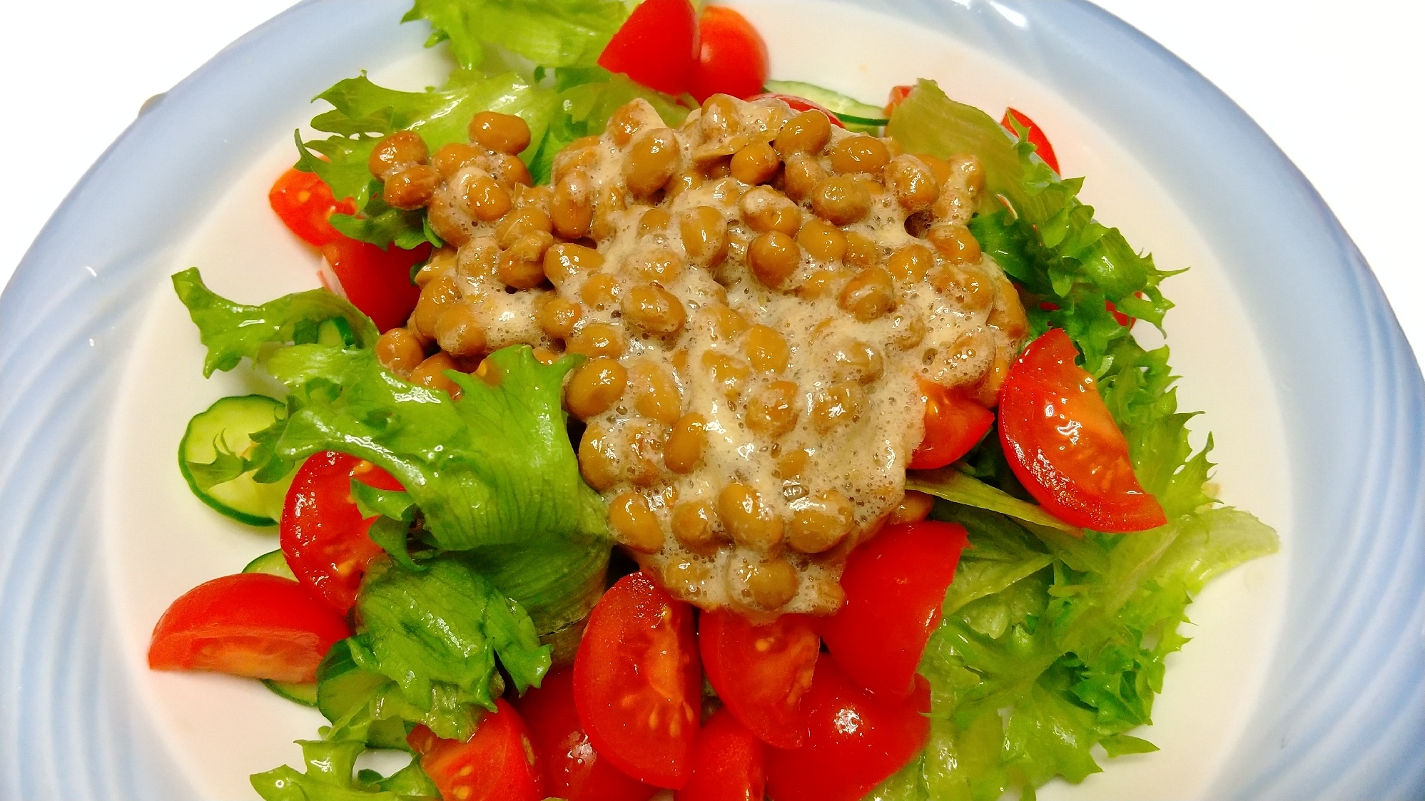 リーフレタスとミニトマトのヘルシーサラダ!