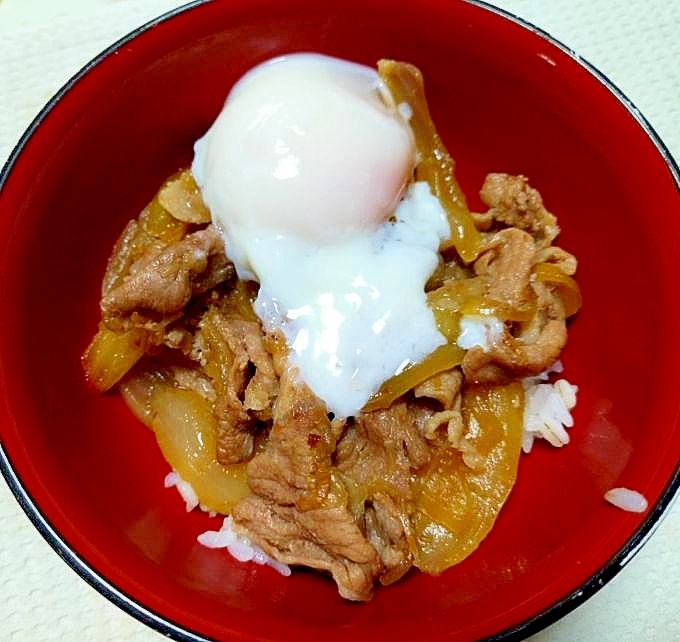 鰹節が香る豚丼☆温玉乗せ