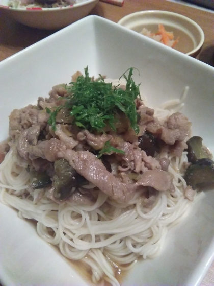 最強のつけダレ 茄子と豚肉たっぷりそうめん レシピ 作り方 By 楽天出店店舗 Koz Life 北欧雑貨のお店 楽天レシピ