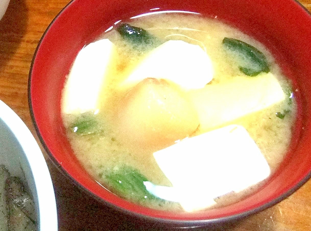 豆腐とインゲンのお味噌汁