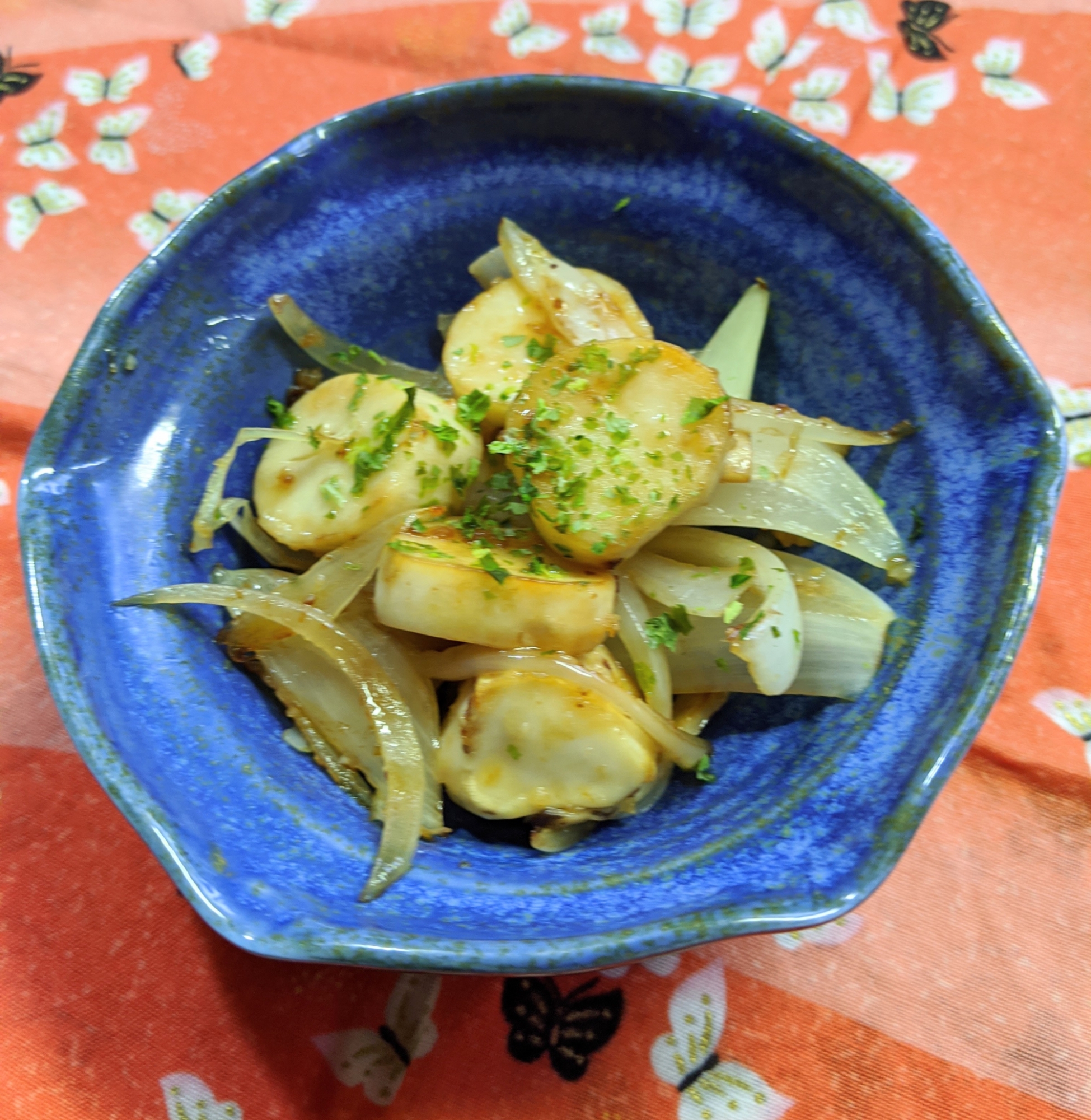 簡単＊エリンギとたまねぎのバター醤油炒め