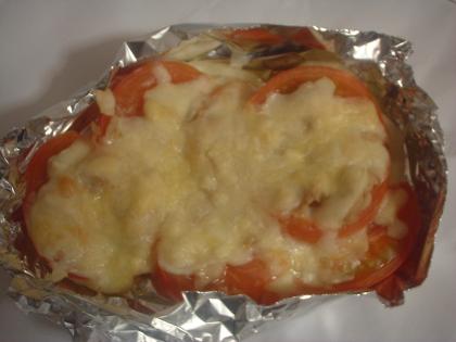 ジャガイモとツナ・チーズのベースに、トマトの食感と水分が美味しく感じました。ジャガイモをレンジで温めるので早くできるのも良いです。有難うございました。
