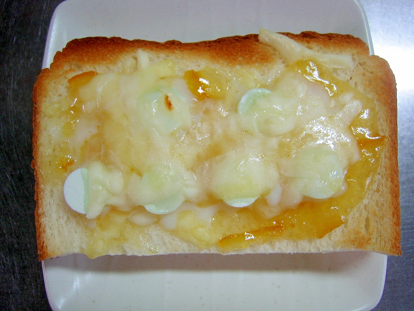 ラムネ＆練乳のマーマレードチーズトースト