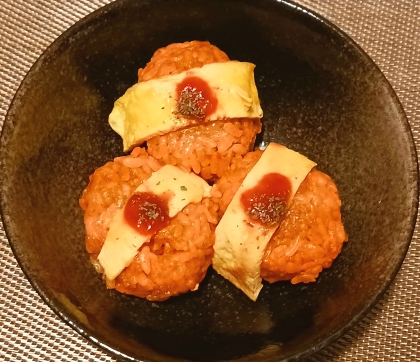 可愛らしい【オムすびライス】！オムライスおにぎり