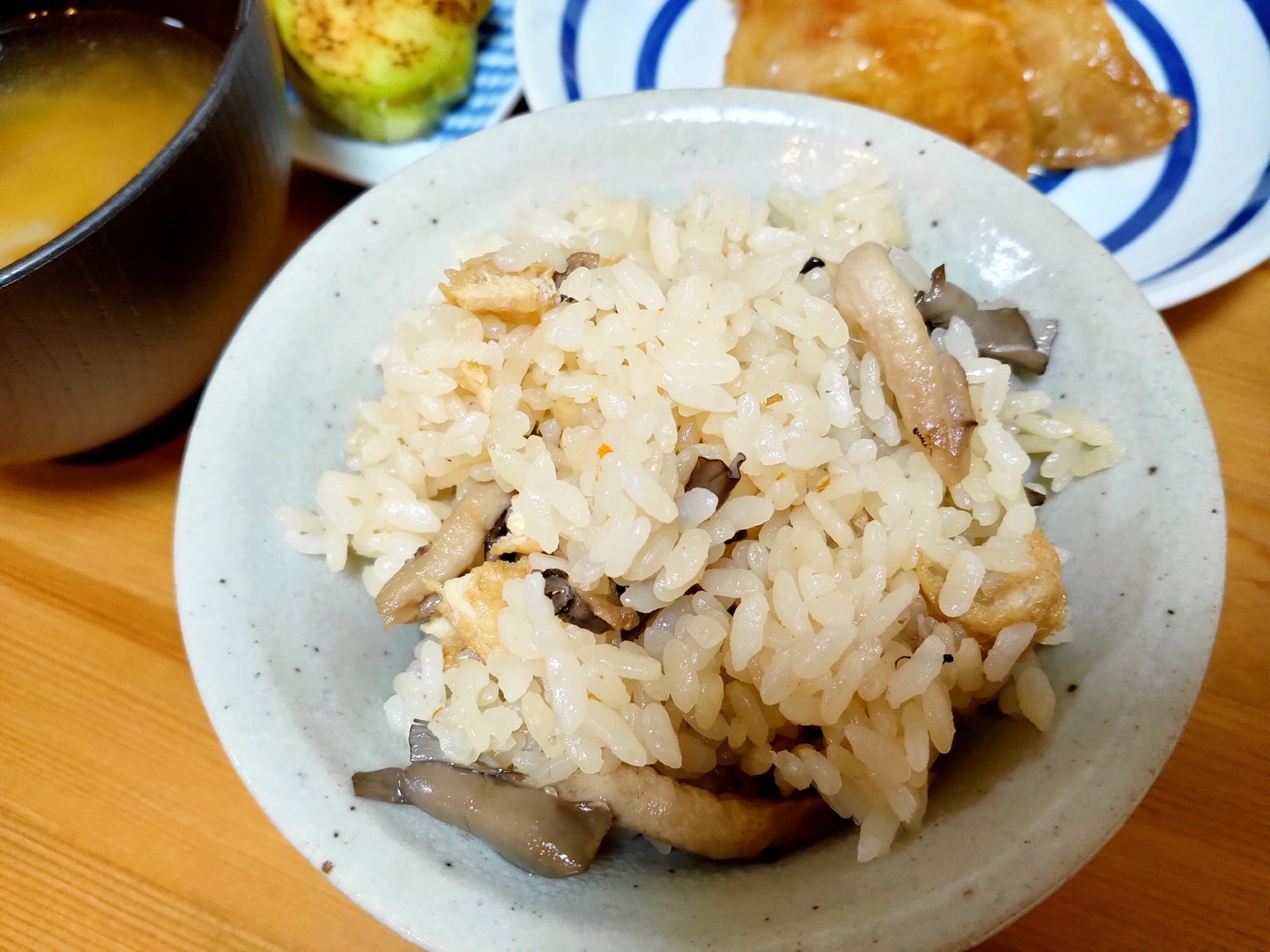 簡単炊き込みご飯★しめじご飯