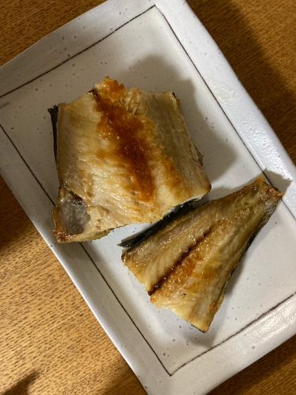 フライパンで焼くほっけ