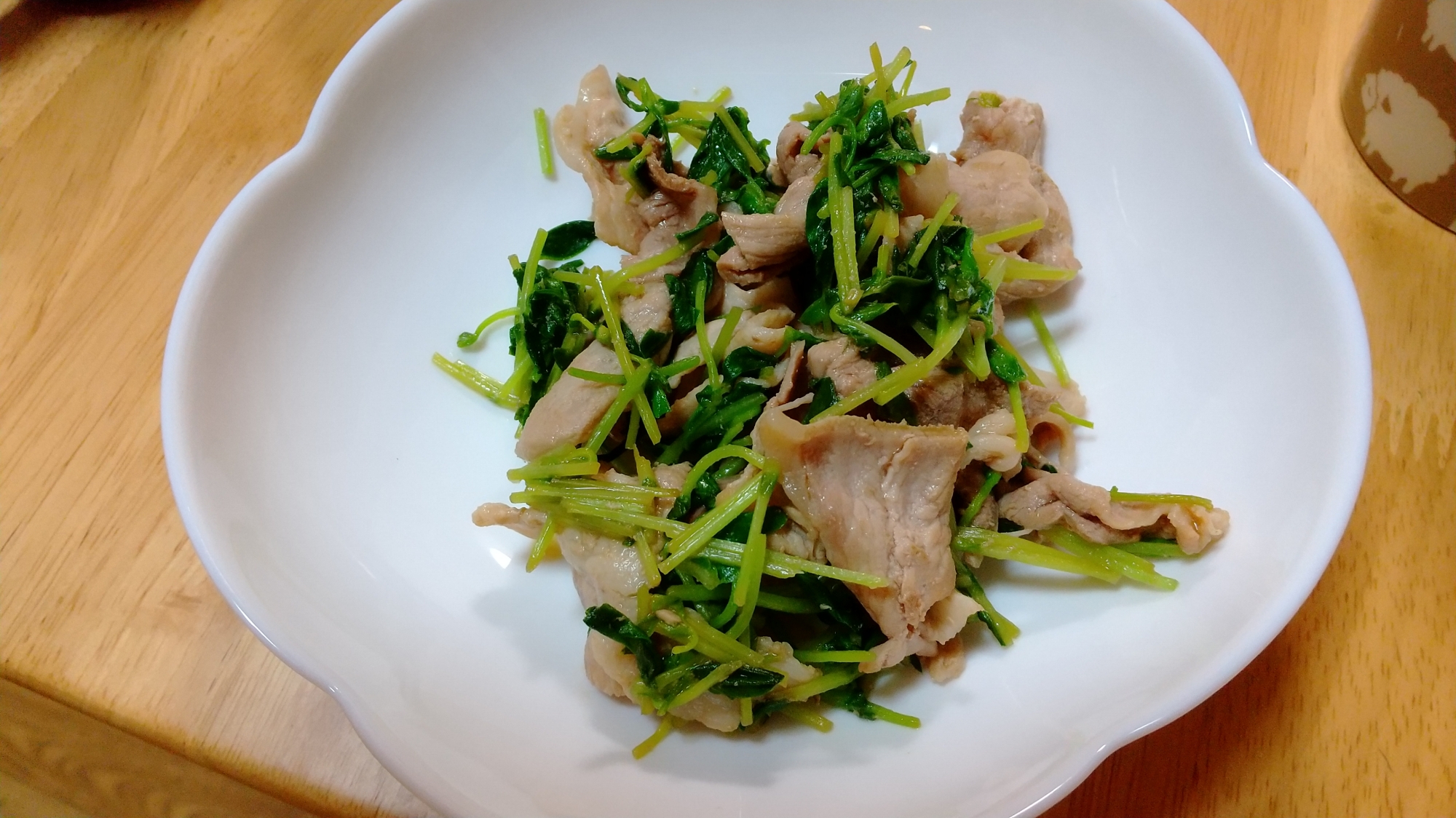 豆苗と豚肉炒め☆