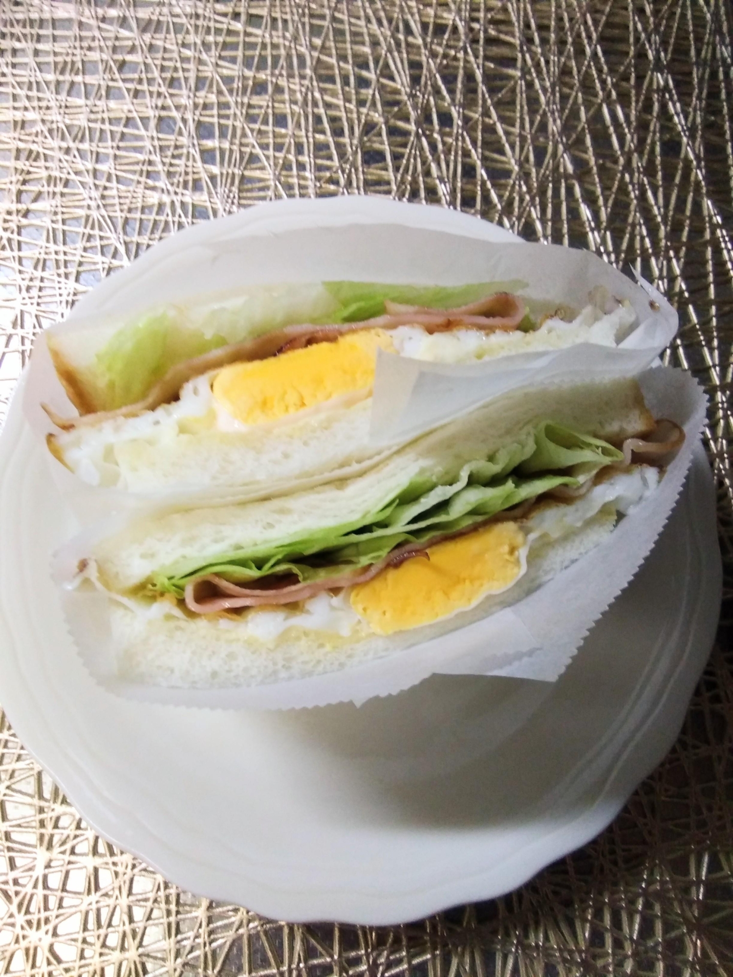 サンドイッチ☆ベーコン目玉焼きレタスサンド