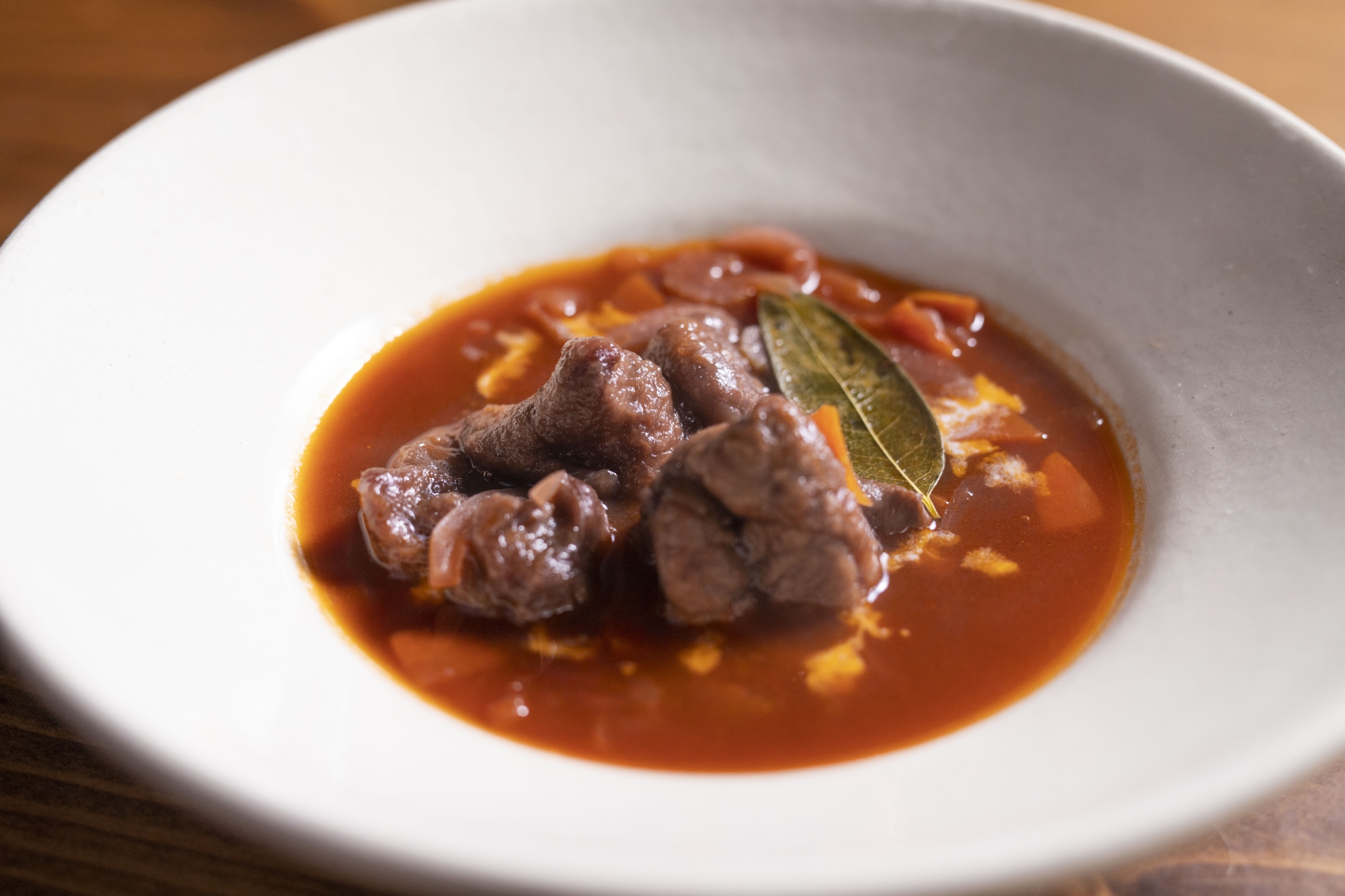 自宅で簡単!!鹿肉の赤ワイン煮込み