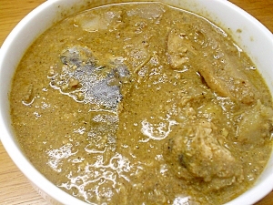 骨まで食べる　鯖カレー