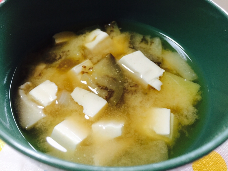 豆腐&玉ねぎ&ナス&ジャガイモの味噌汁