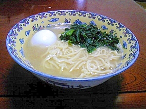 ホウレン草とタマゴの味噌ラーメン